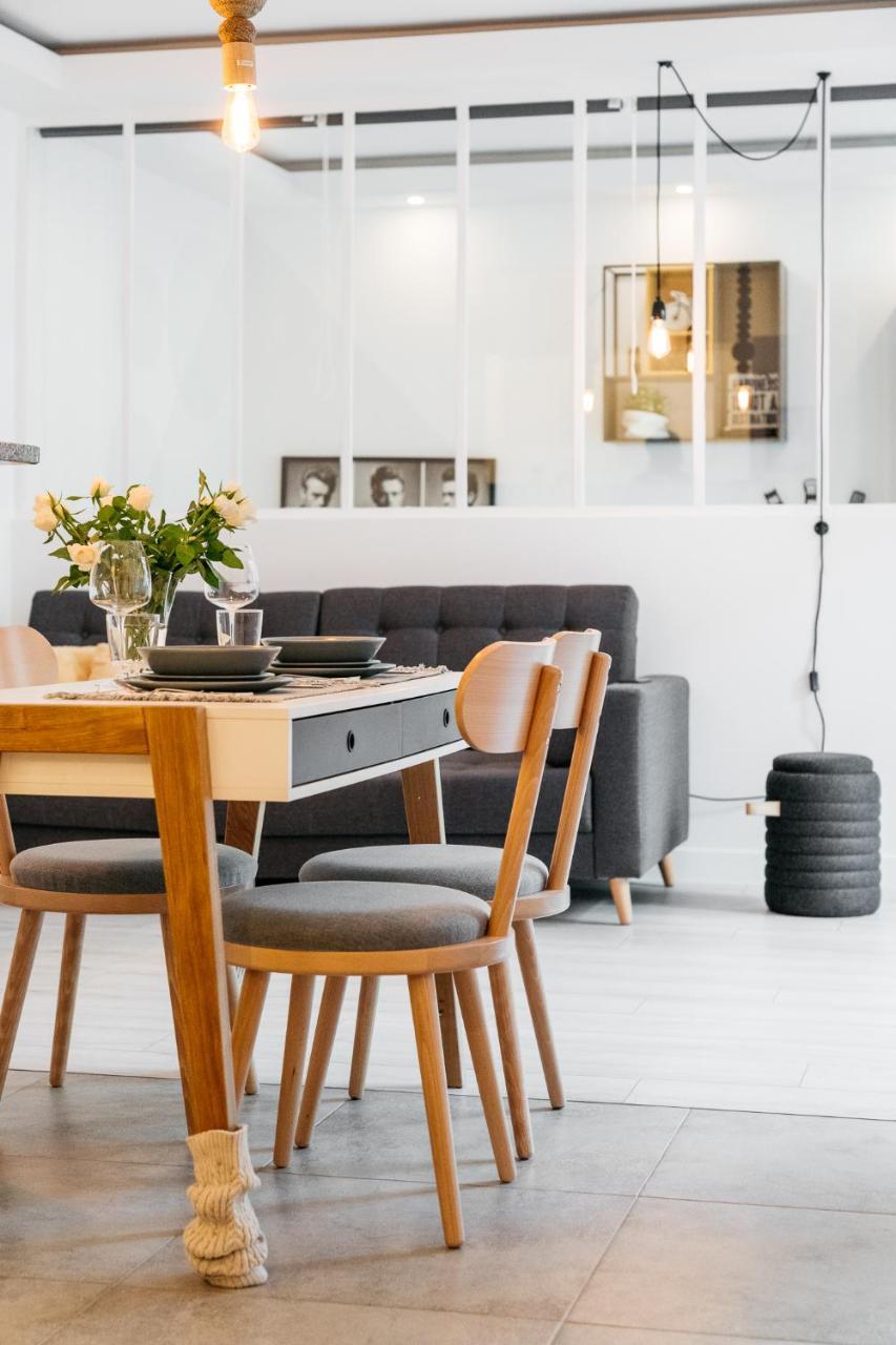 Downtown Apartment - Loftaffair Красков Екстериор снимка