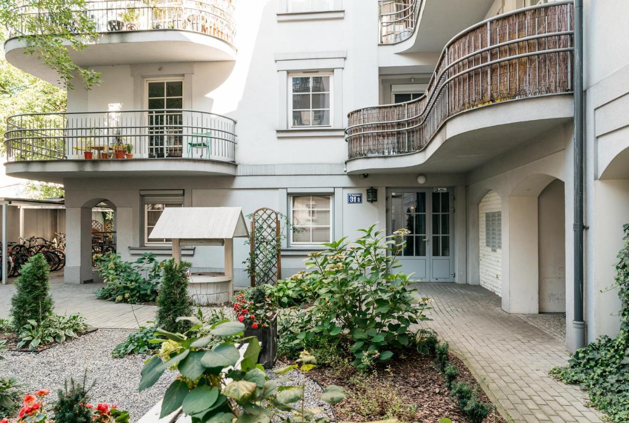 Downtown Apartment - Loftaffair Красков Екстериор снимка
