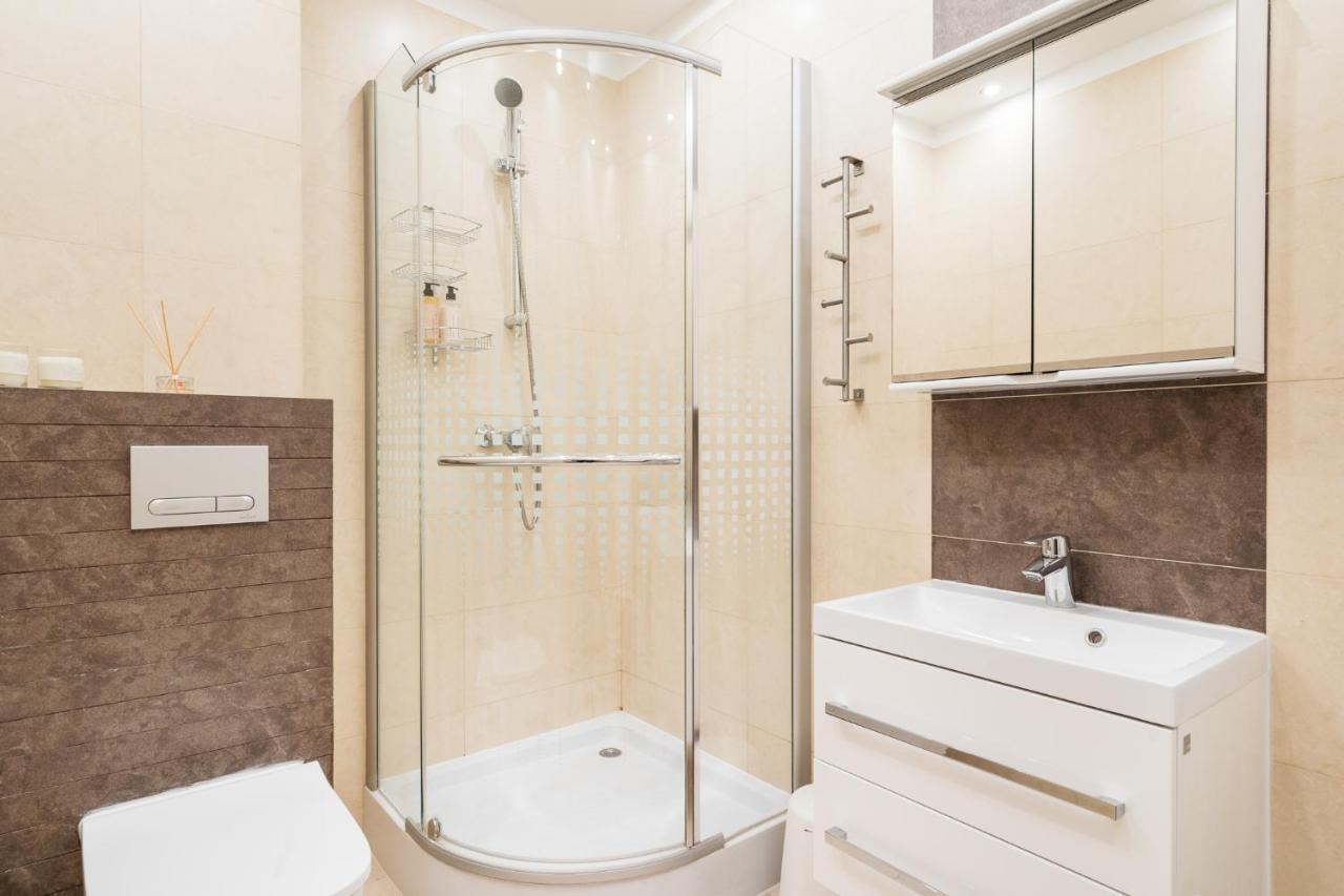 Downtown Apartment - Loftaffair Красков Екстериор снимка