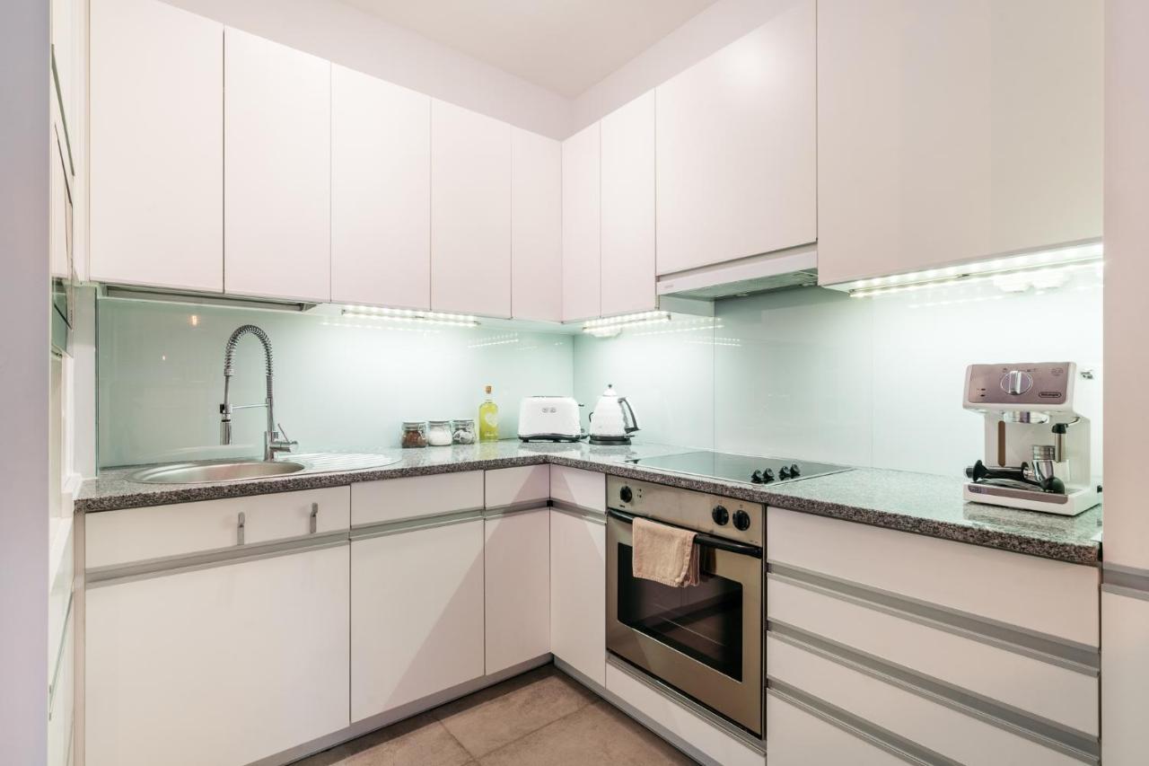 Downtown Apartment - Loftaffair Красков Екстериор снимка