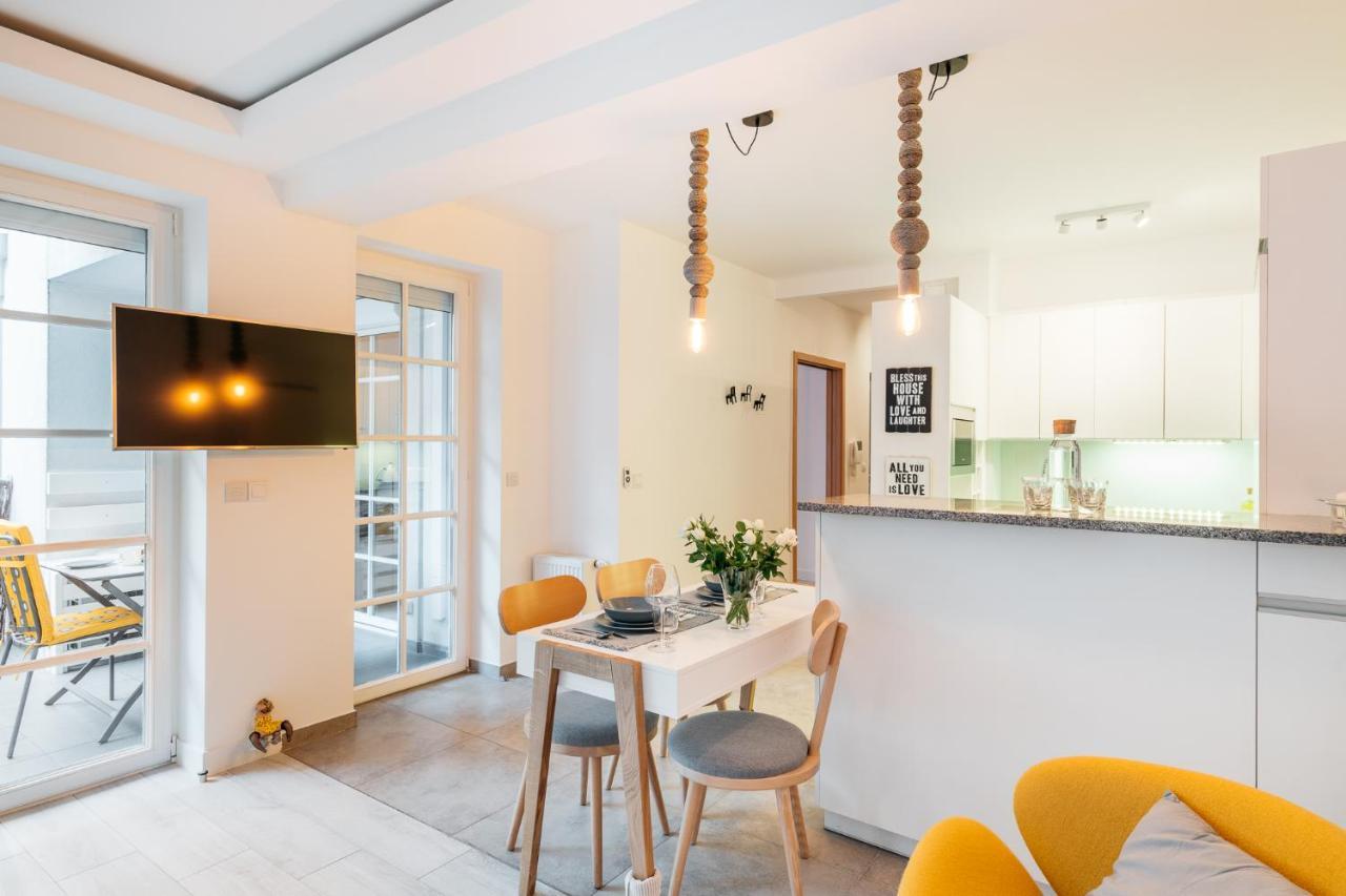Downtown Apartment - Loftaffair Красков Екстериор снимка